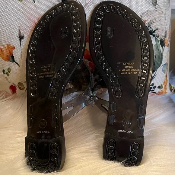 Kelly & Katie Floral Thong Sandals Size 7M - Picture 11 of 11